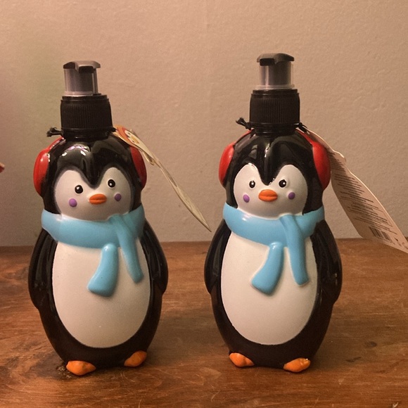 NWT- 2- Iced Raspberry Frosting- Adorable Penguin Hand Soap Dispensers 10.48oz - Picture 9 of 16